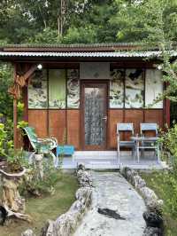 Staying close to woods in Lembongan