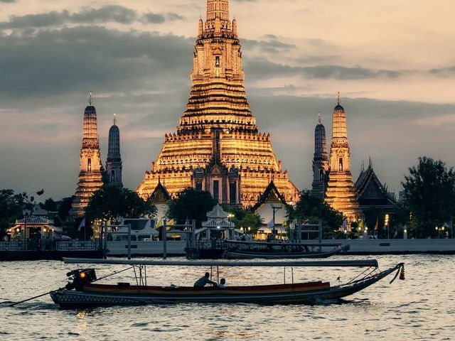 Chao Phraya River Ferry Ride 