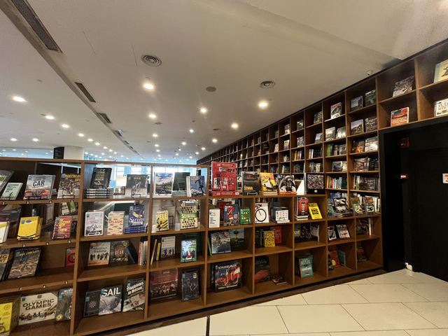 📚 BookXcess @ Gurney Paragon – Malaysia’s Most Scenic Bookstore