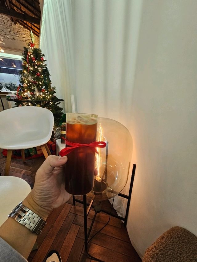 합정역 라일락 명소 실루엣커피