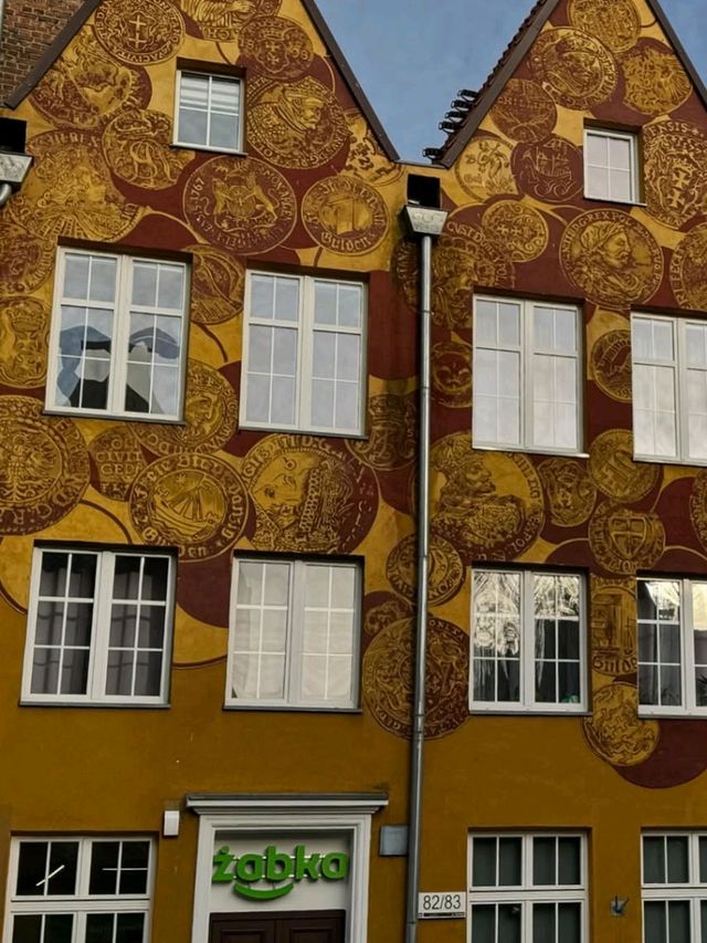 🇵🇱🌊 Europe 🌍 Hidden Gem Alert: Explore Gdańsk on a Budget! 🌊🇵🇱