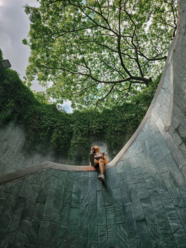 🍀Spiral staircase with the tree view 📍Fort Canning Park 🌳