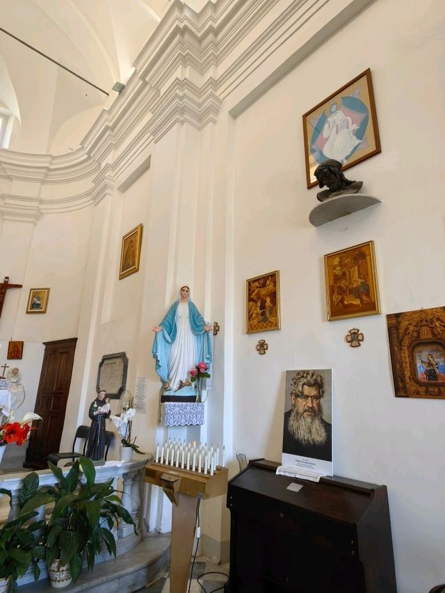 藝術感強Chiesa di Santa Maria Nascente