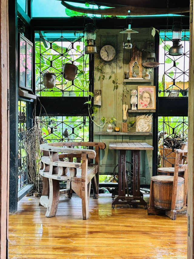Chanburin Cafe คาเฟ่ลับในสวน