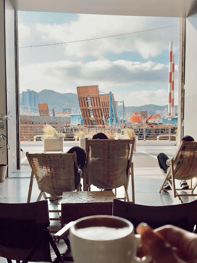 ☕️ 釜山超CHILL碼頭咖啡店🌅
