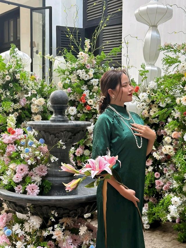 Quán cà phê trang trí Tết cực sang không lo chen chúc ngay trung tâm Sài Gòn