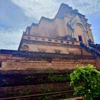 Peace in the Ruins: A Quiet Morning at Wat Chedi Luang