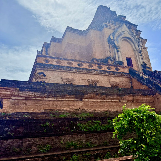 Peace in the Ruins: A Quiet Morning at Wat Chedi Luang
