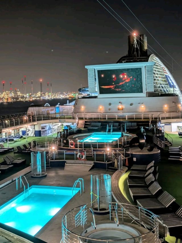 🚢✨ Star Voyager Cruise – Sail in Style from Singapore! 🌏⚓