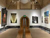 Guildhall Art Gallery: London's Hidden Gem in the City's Financial Heart 🏛️🎨