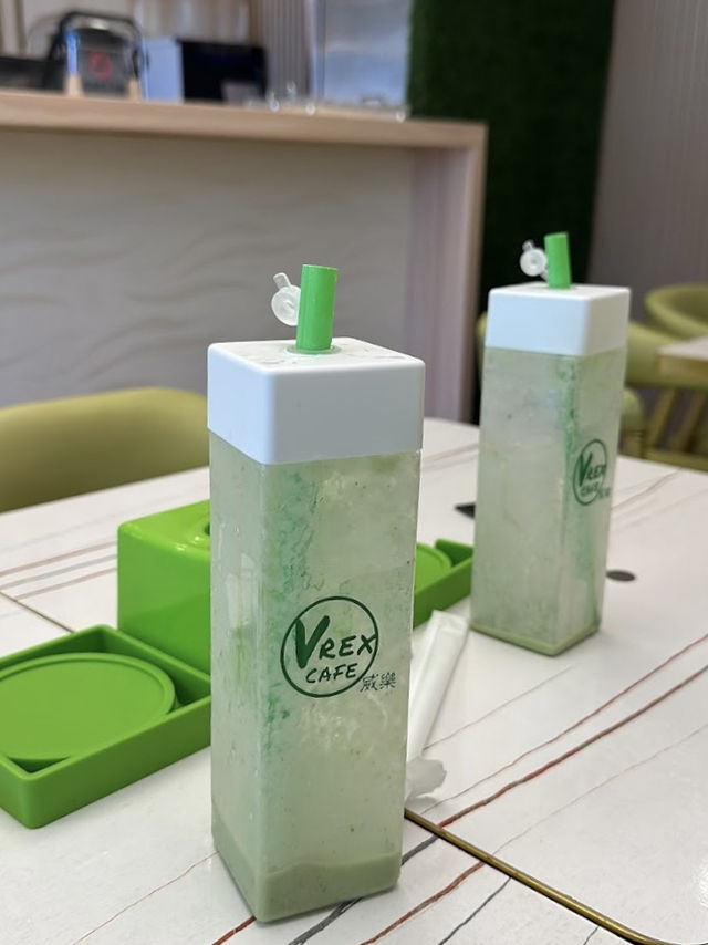 Chill Vibes at Vrex Cafe Semporna!
