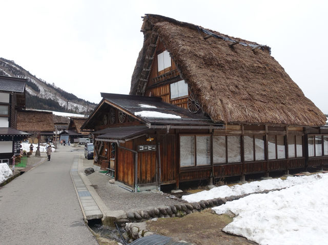 🏔️ Shirakawa-go – A Timeless Village That Took My Breath Away