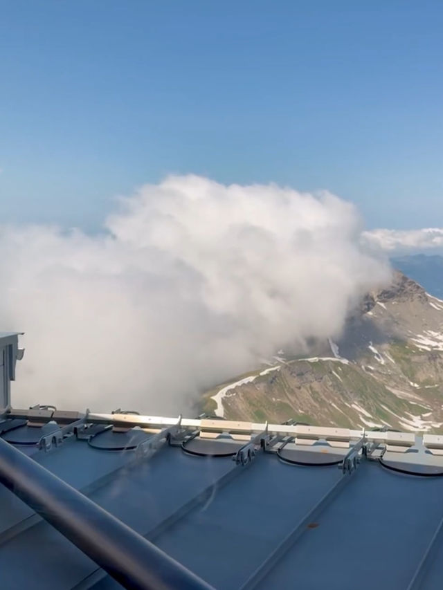 【007の舞台へ】シルトホルンでスパイ気分の絶景体験🎥🏔️