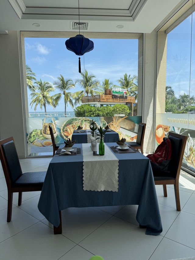 Dining with a View: Huong Bien's Seaside Charm