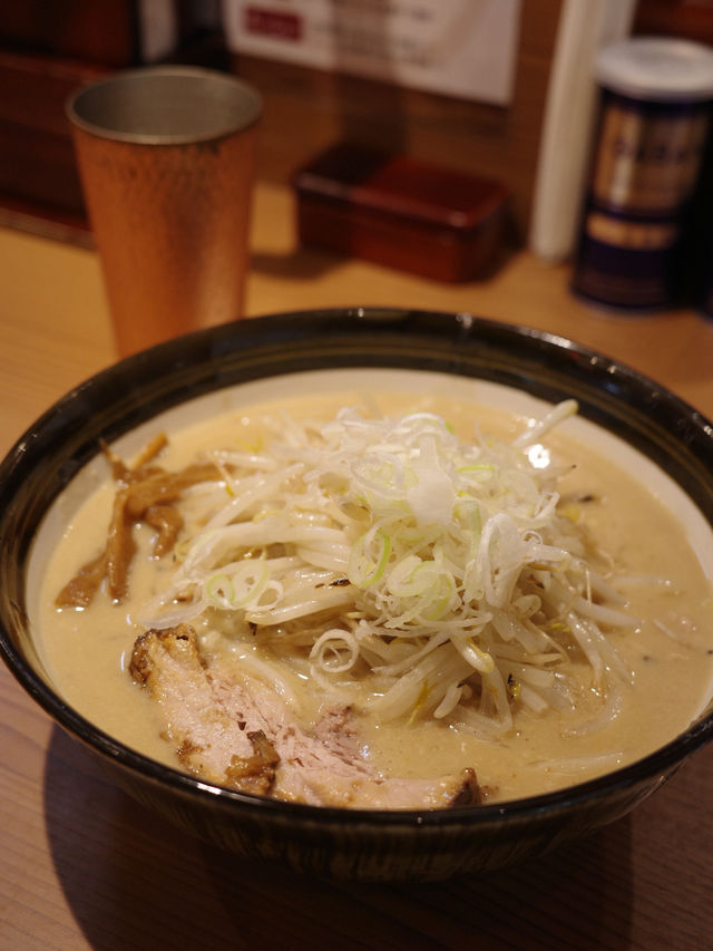 【東京駅 八重洲口】東京ラーメン横丁内の味噌ラーメン専門店、いと井