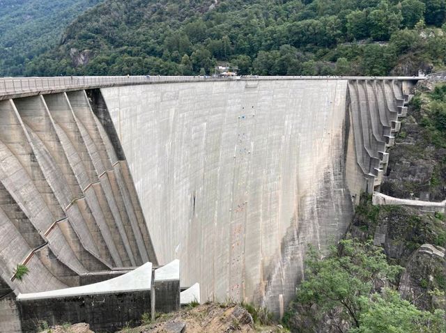 Verzasca Dam Bungee Jump