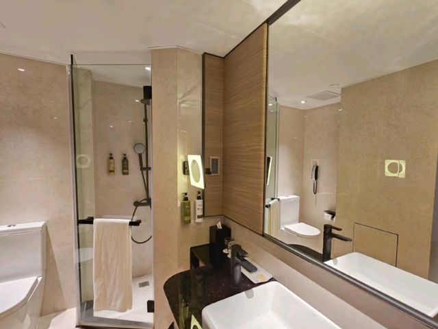 🏨🌊 Harbour Grand Kowloon – A Serene Stay with Stunning Sea Views! 🇭🇰💫