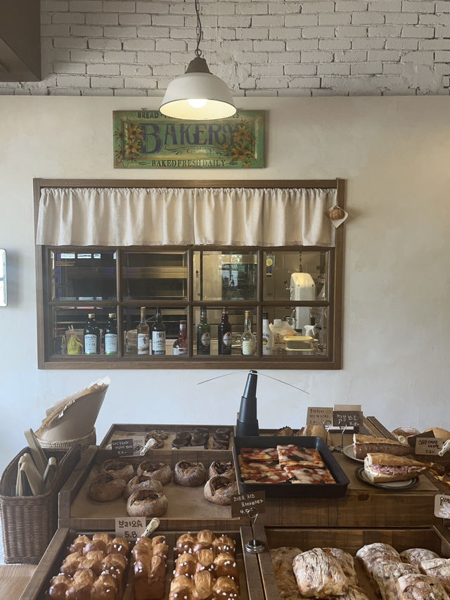 프랑스 베이커리를 만날 수 있는 빈티지 무드 카페🇫🇷☕️🥖