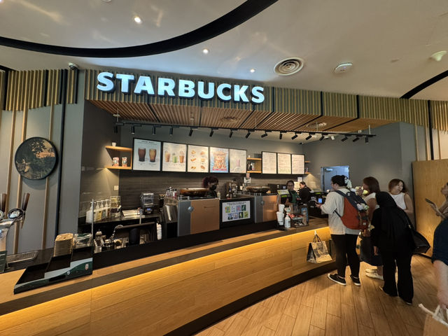 ☕ Campus Chill at Starbucks @ NUS University Town