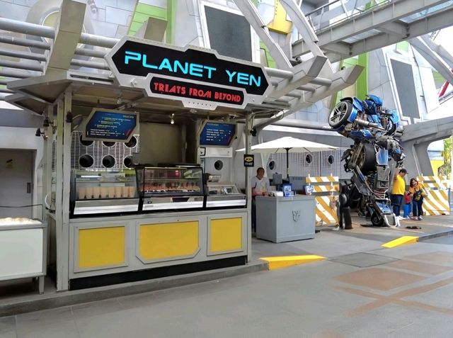 Cybertron comes alive at Universal Studios Singapore!
