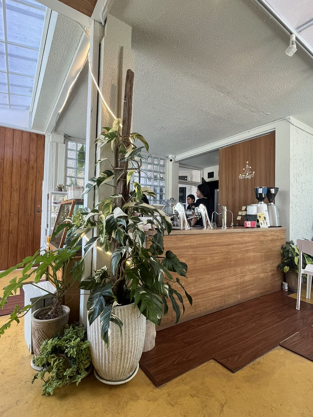 🌤️ Asterisk คาเฟ่ลับริมทะเล  หาดบางกะไชย จันทบุรี