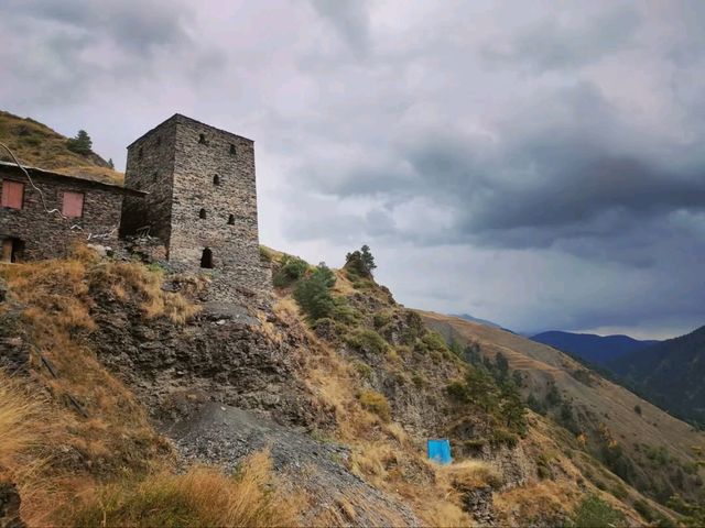 Peace & Stone Towers in Dartlo’s Neighbor, Doche