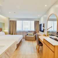 Chic Hideaway and Urban Ease