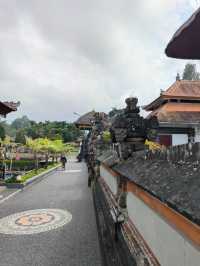 🌺 Ceremonial Reflections: A Walk Through Ulun Danu Beratan Park
