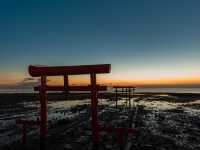 【大魚神社の海中鳥居】潮の満ち引きが生む神秘の絶景⛩️🌊
