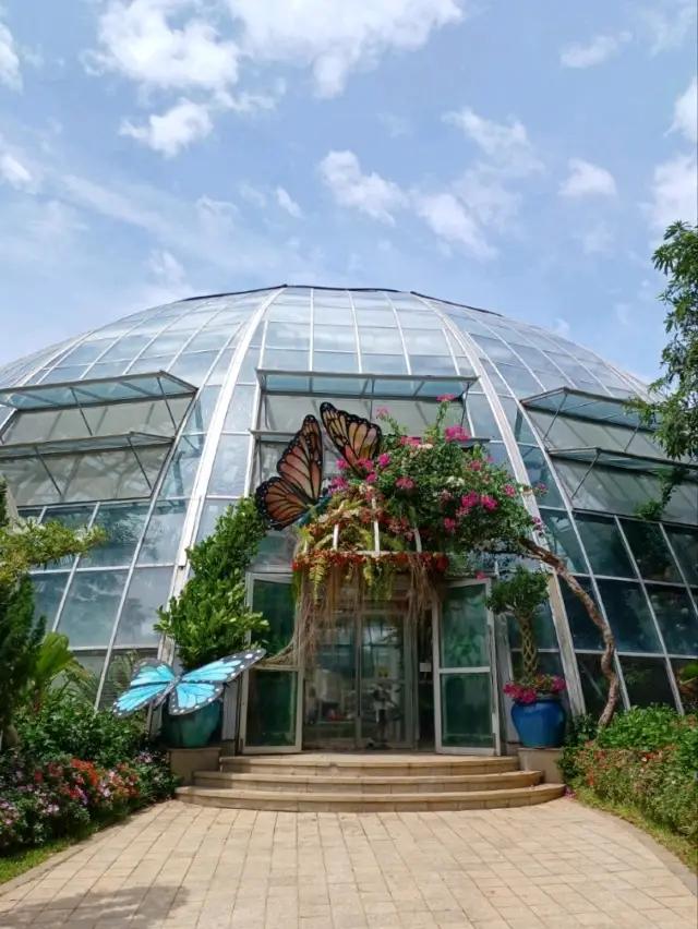 Exploring the Green Paradise: VinWonders Botanical Garden
