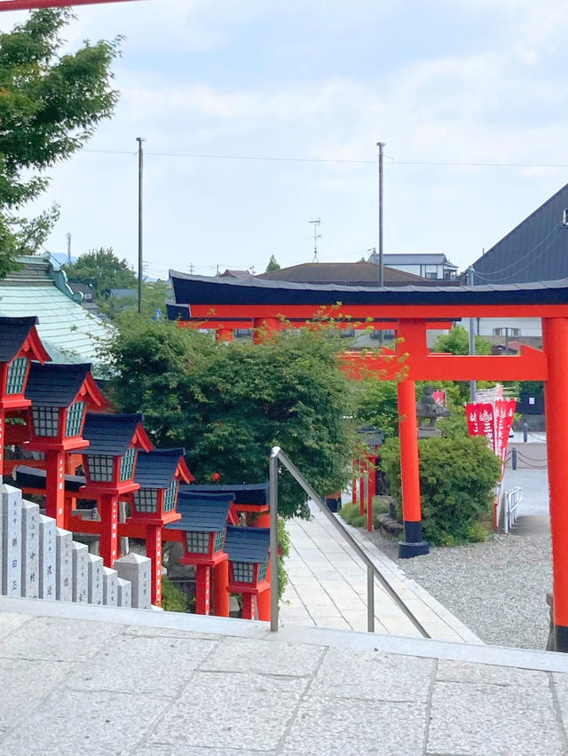 【最強インスタ映え神社】 鳥居が映える犬山の稲荷神社