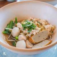 บุฟเฟ่ต์มื้อกลางวันสุดคุ้ม โรงแรมใจกลางเมืองระยอง