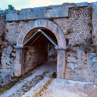 🏛 “Walking with the Romans at Alba Fucens” ⛰