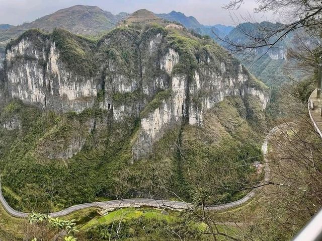 Dramatic Views at Aizhai Bridge