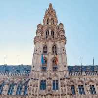 The World's Most Beautiful Stage: Solo in Brussels' Grand-Place 🎭