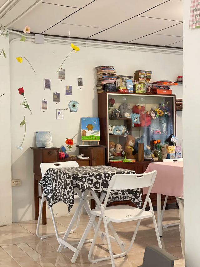 1/1 Home Cafe คาเฟ่ Work Shop สไตล์โฮมมี่ 