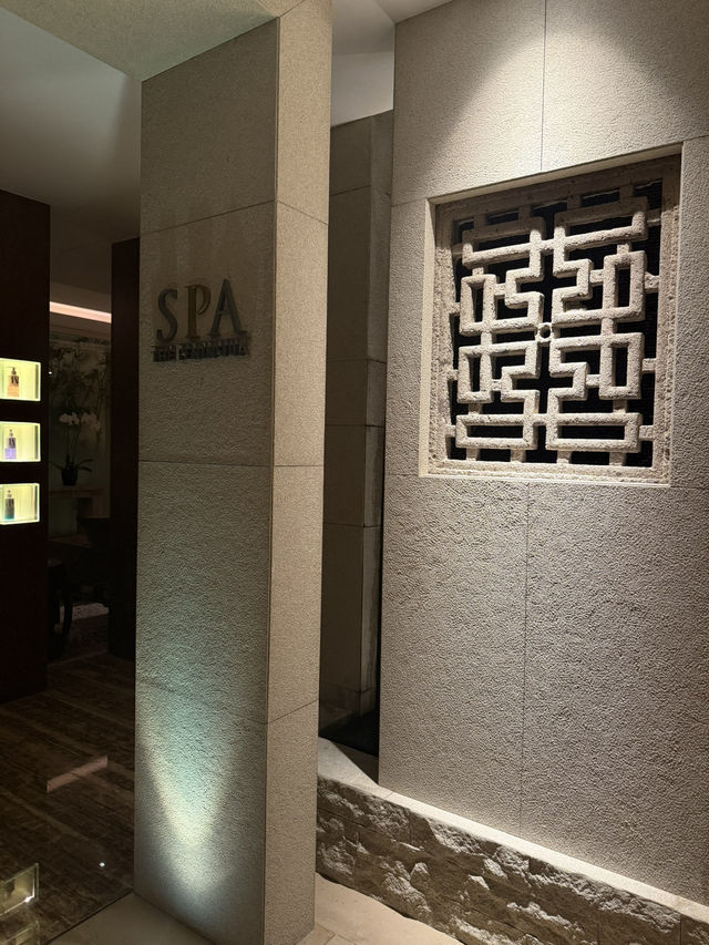 半島酒店極致Spa + pool side午餐體驗