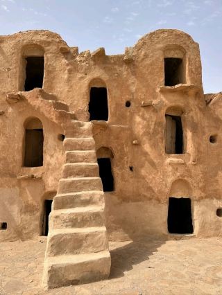 探索馬特瑪塔穴居人的隱秘深處