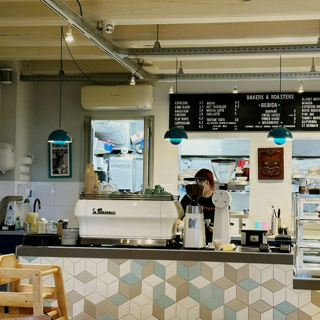 🥝 New World Brunch Royalty in De Pijp 🥝 New World Brunch Royalty in De Pijp