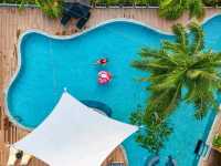 ที่พักบนเนินเขามองวิวหาดป่าตองได้เต็มตา เงียบสงบ