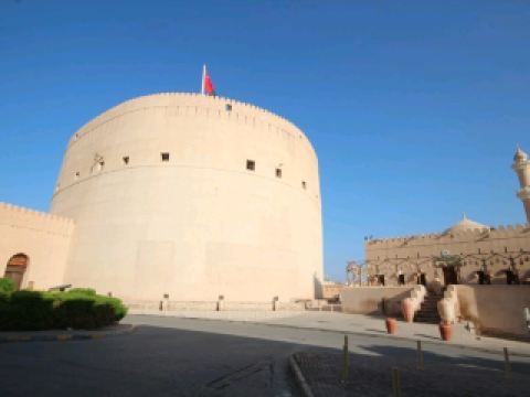 尼茲瓦 – 阿曼的歷史之心