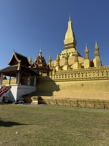 ラオスの黄金の絶景、ビエンチャンのタートルアン仏塔。 | Trip.com