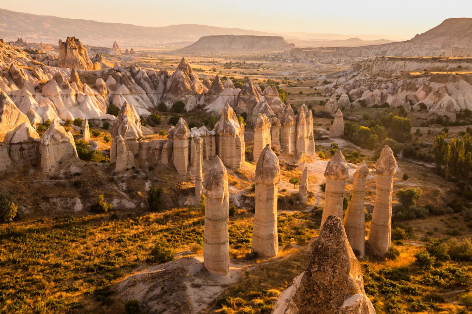 🎈 Cappadocia: Valleys of Fairy Chimneys & Hot Air Balloons!