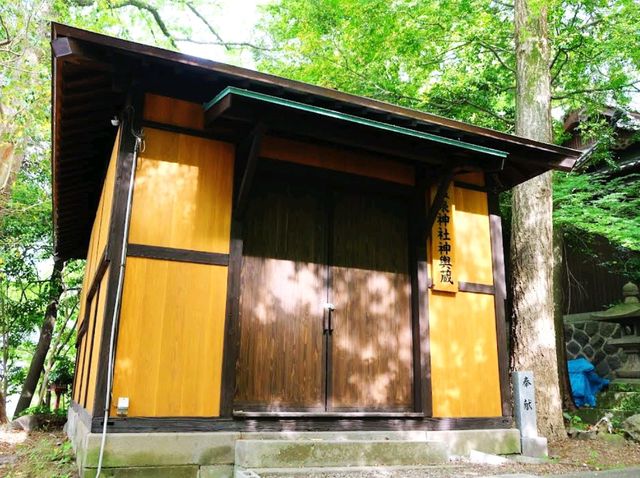 八幡朝見神社