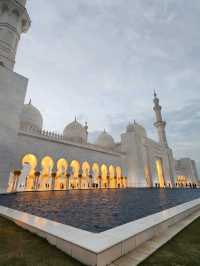🕌🤍✨ Sheikh Zayed Grand Mosque – The Pearl of Abu Dhabi ✨🤍🕌