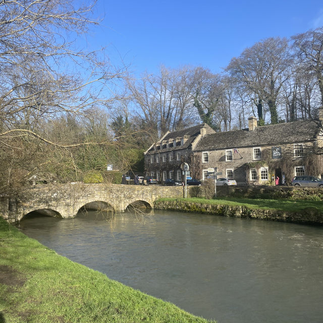 Admiring Arlington Row