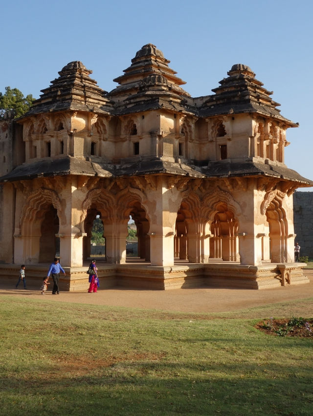 The Lotus Mahal: A Fusion of Elegance and Architecture in Hampi