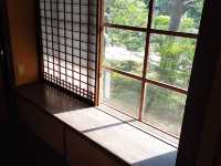 Looking at the Izumo-ryu garden