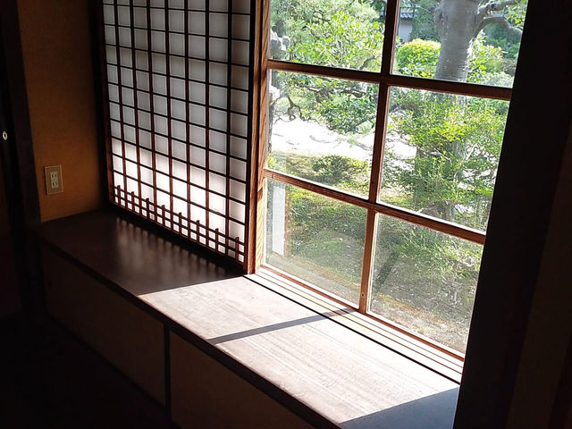 Looking at the Izumo-ryu garden