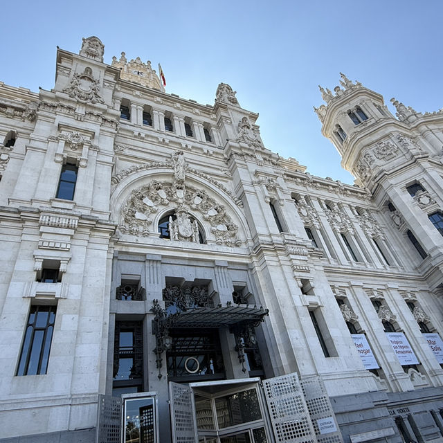 Cibeles Palace in Madrid: you must visit it